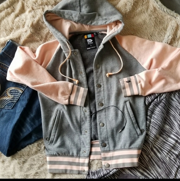 Rusty button down hoodie earbuds in hood - Picture 5 of 6